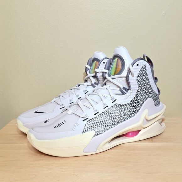 Athletic_Shoes